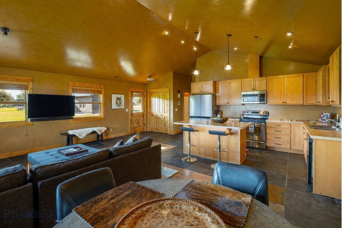 1021 Gateway South Road