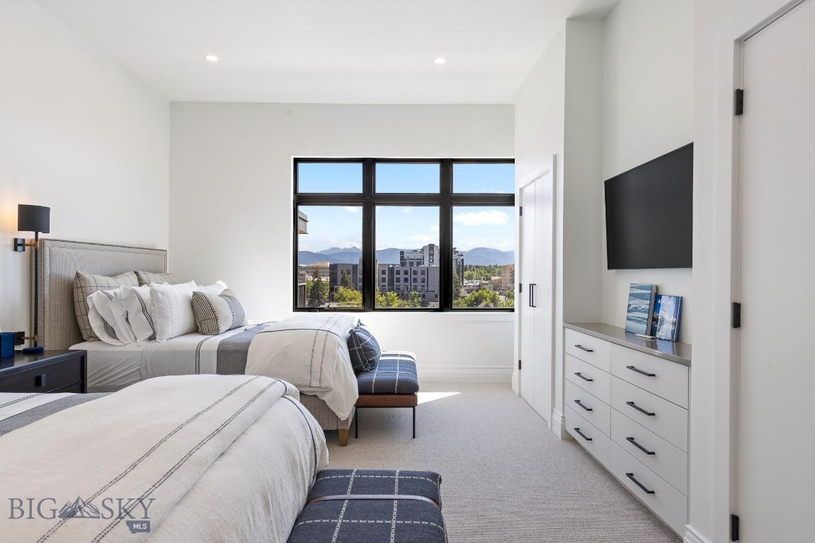 315 N Tracy Avenue 601