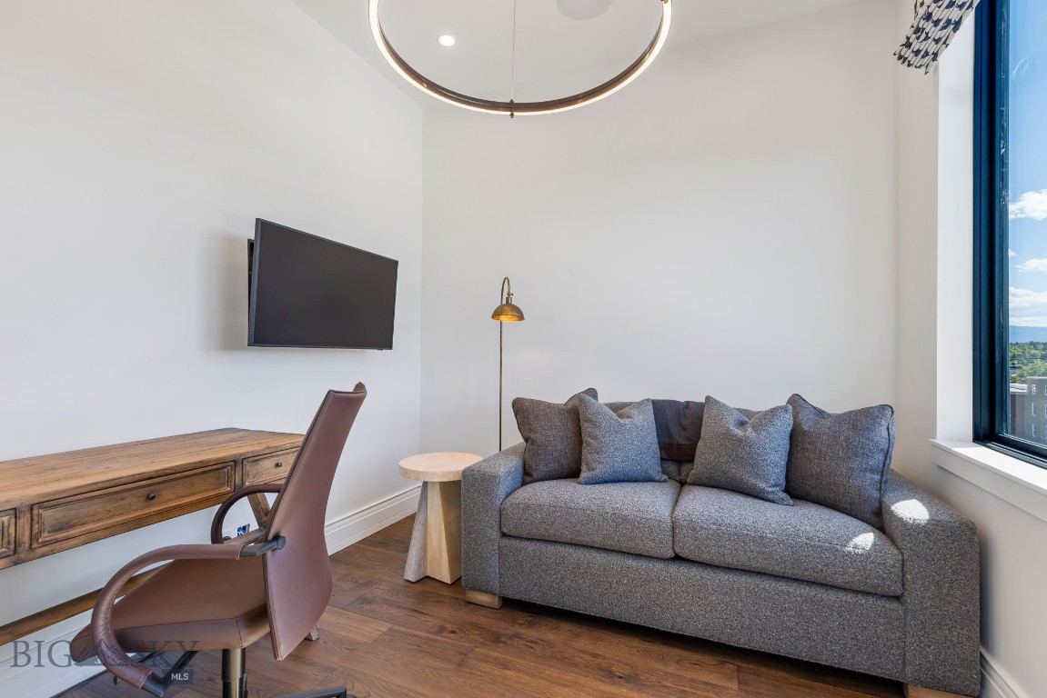 315 N Tracy Avenue 601