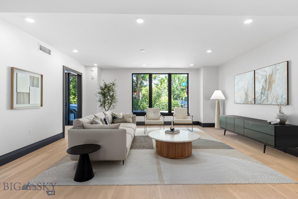 315 N Tracy Avenue 105