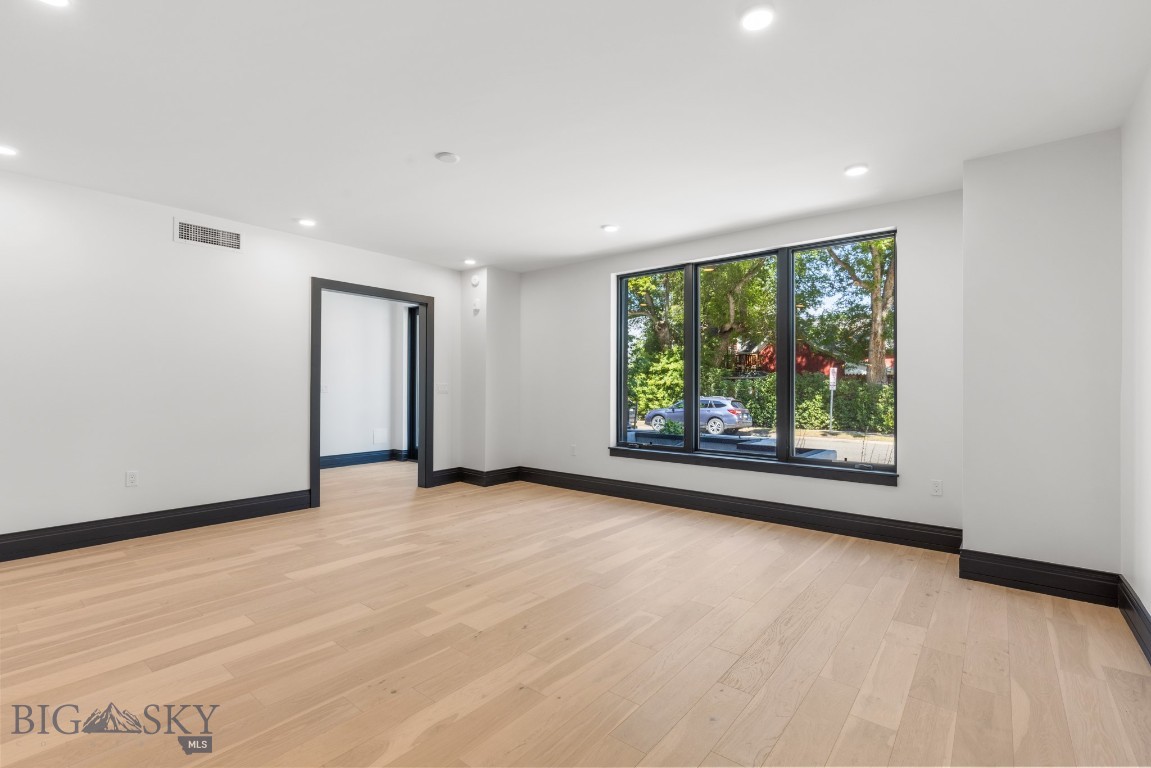 315 N Tracy Avenue 105