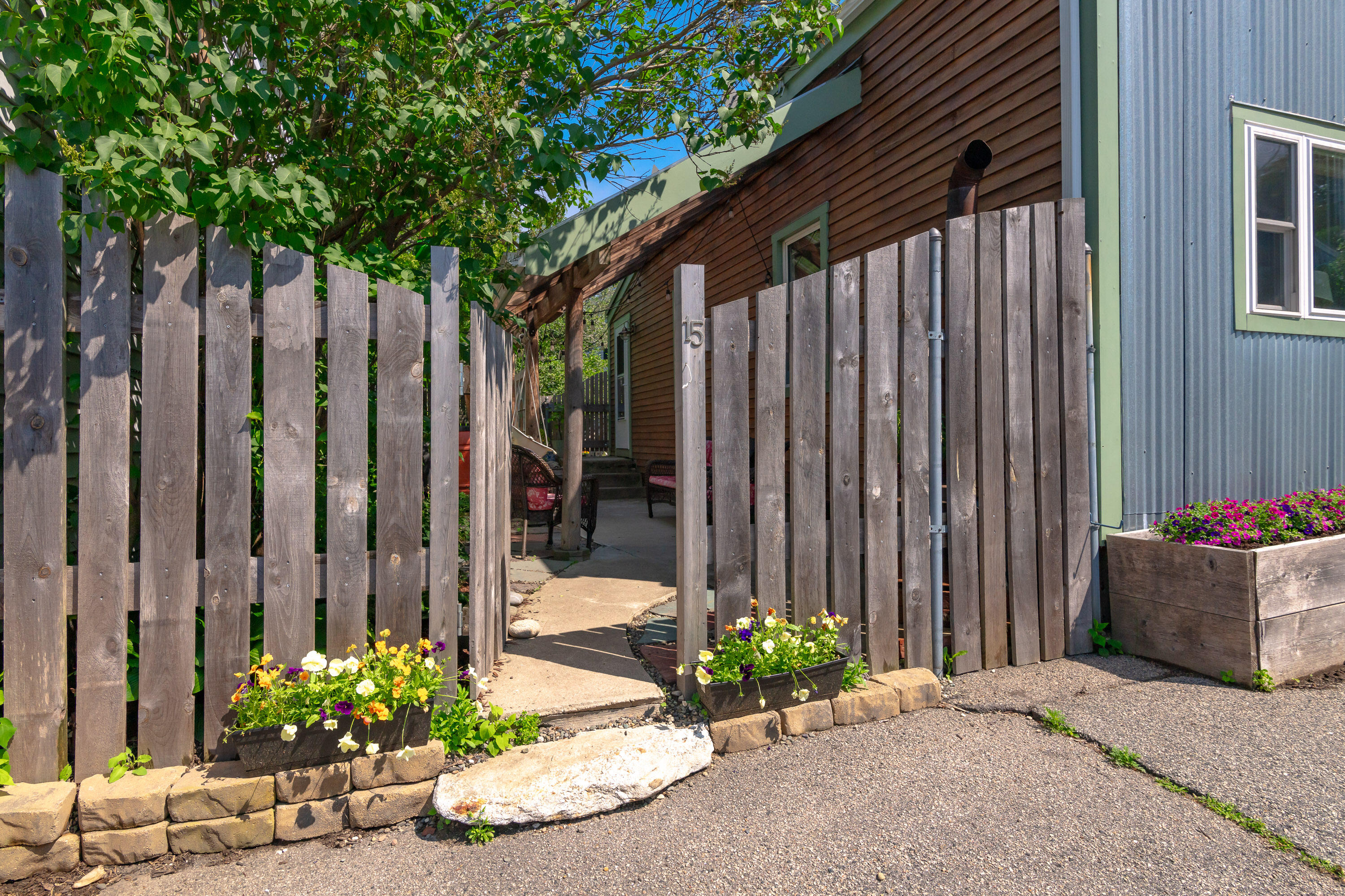 15 E Cove Street