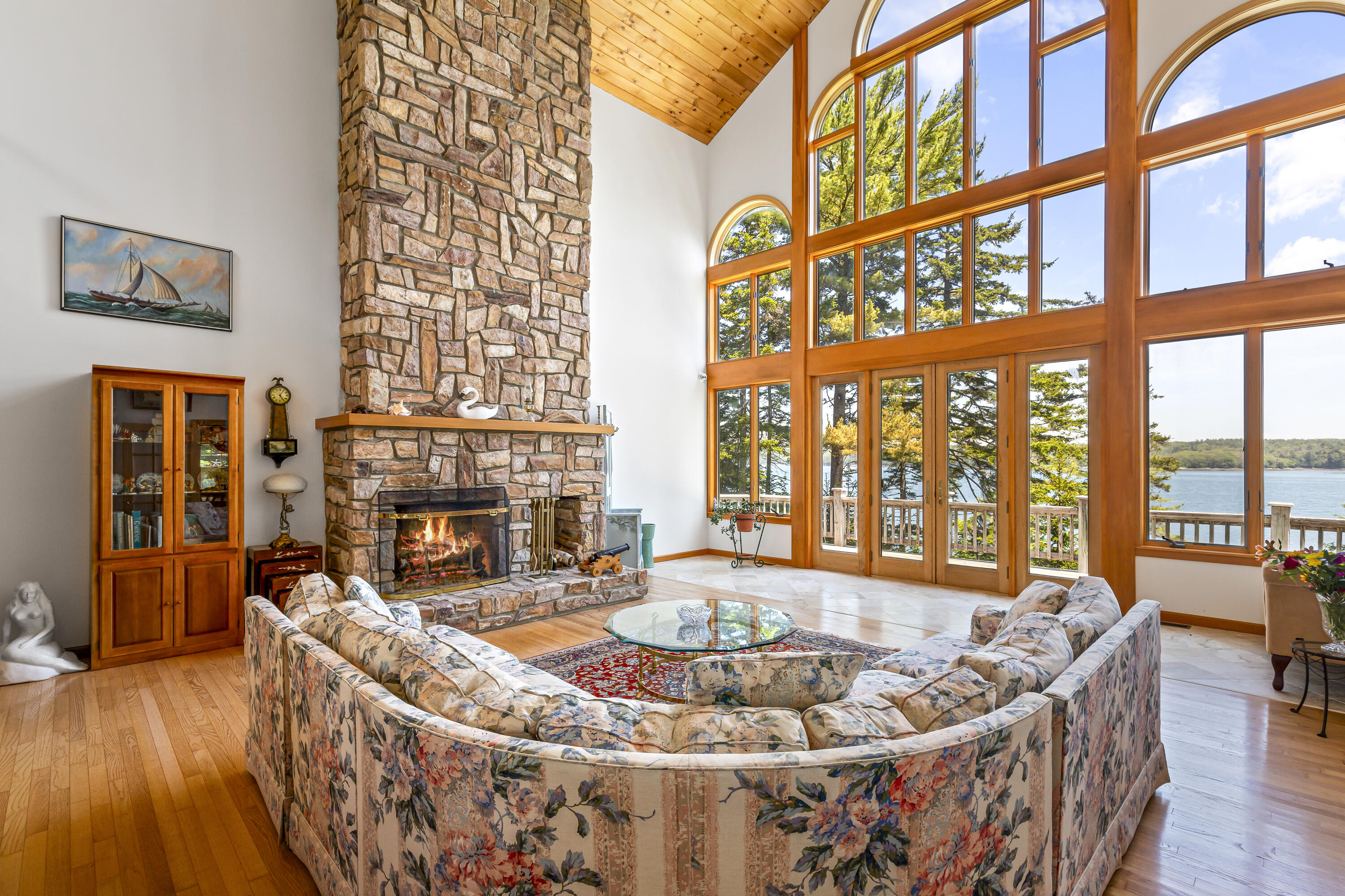 10 River Bend Drive