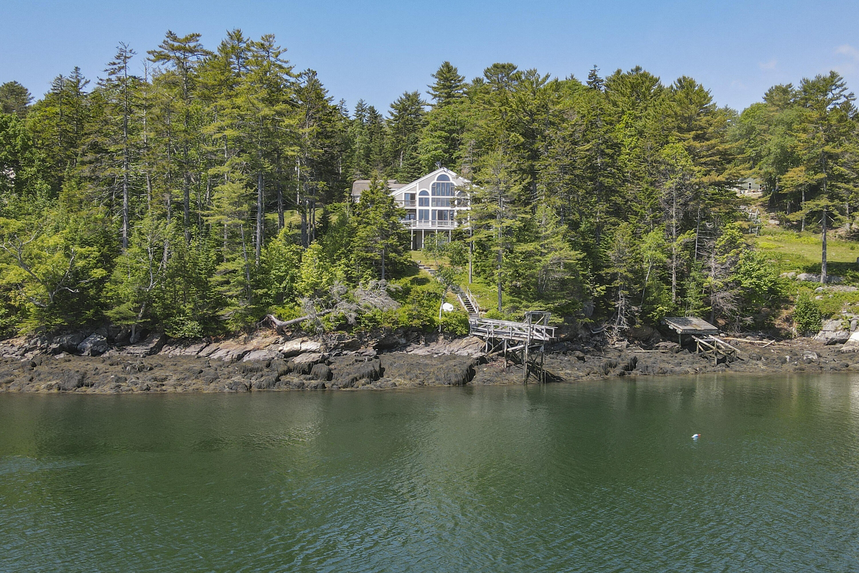 10 River Bend Drive