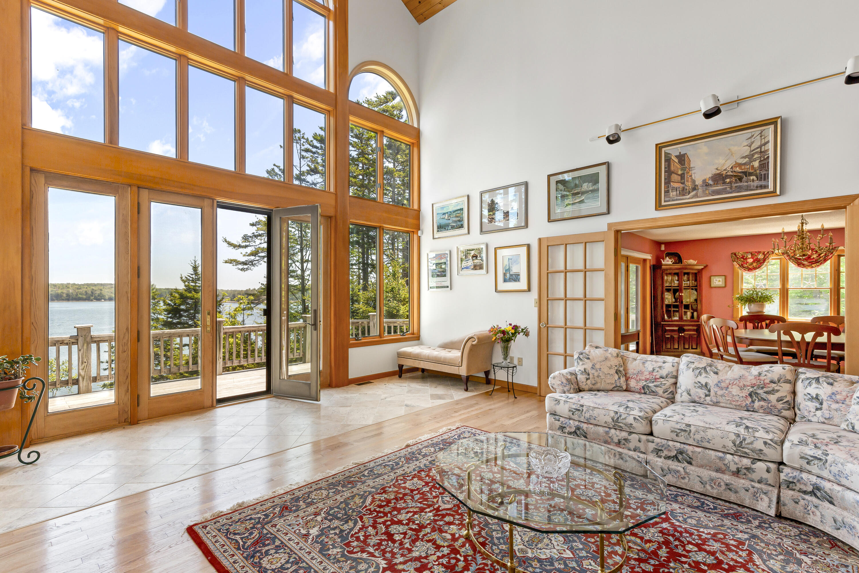 10 River Bend Drive