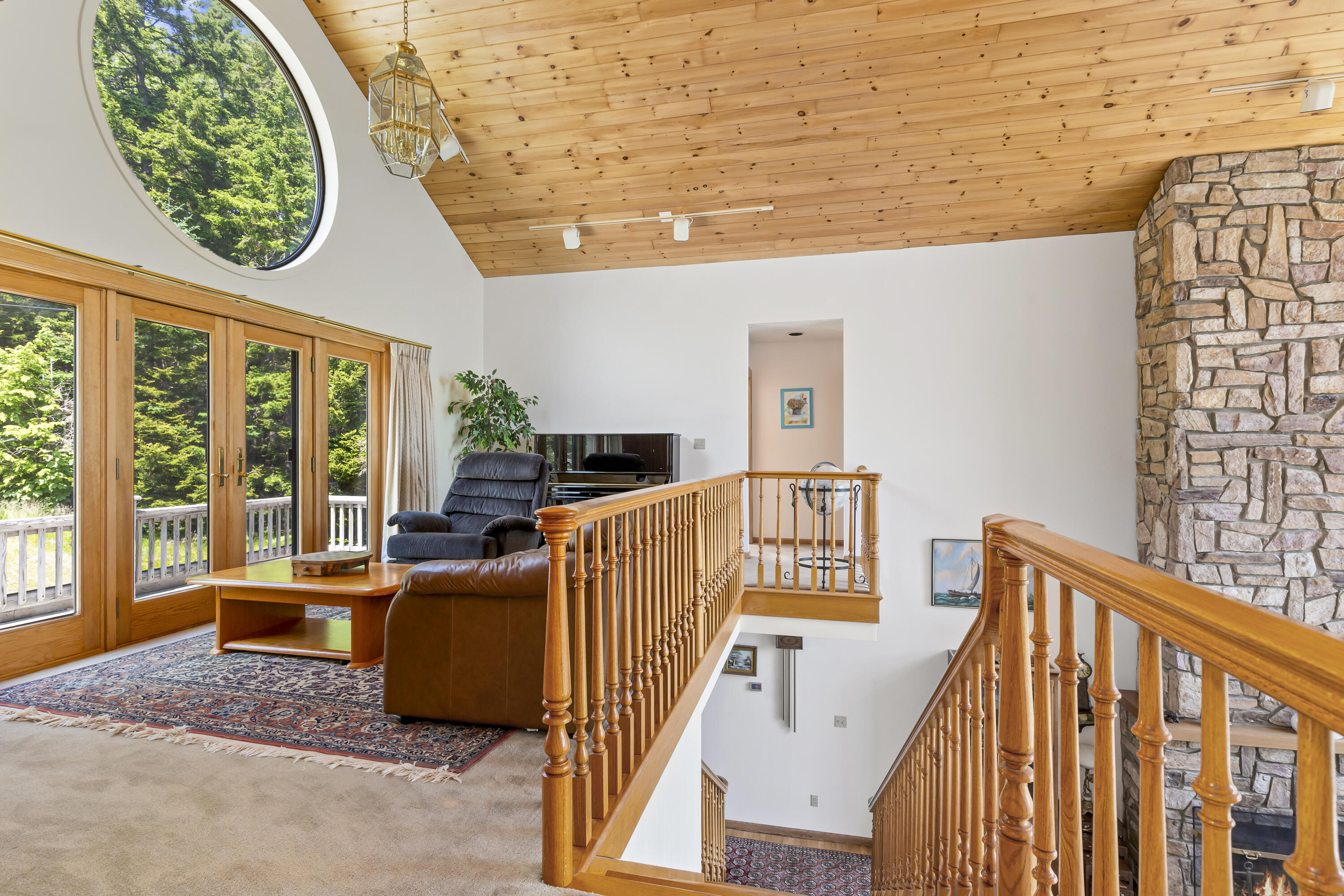 10 River Bend Drive