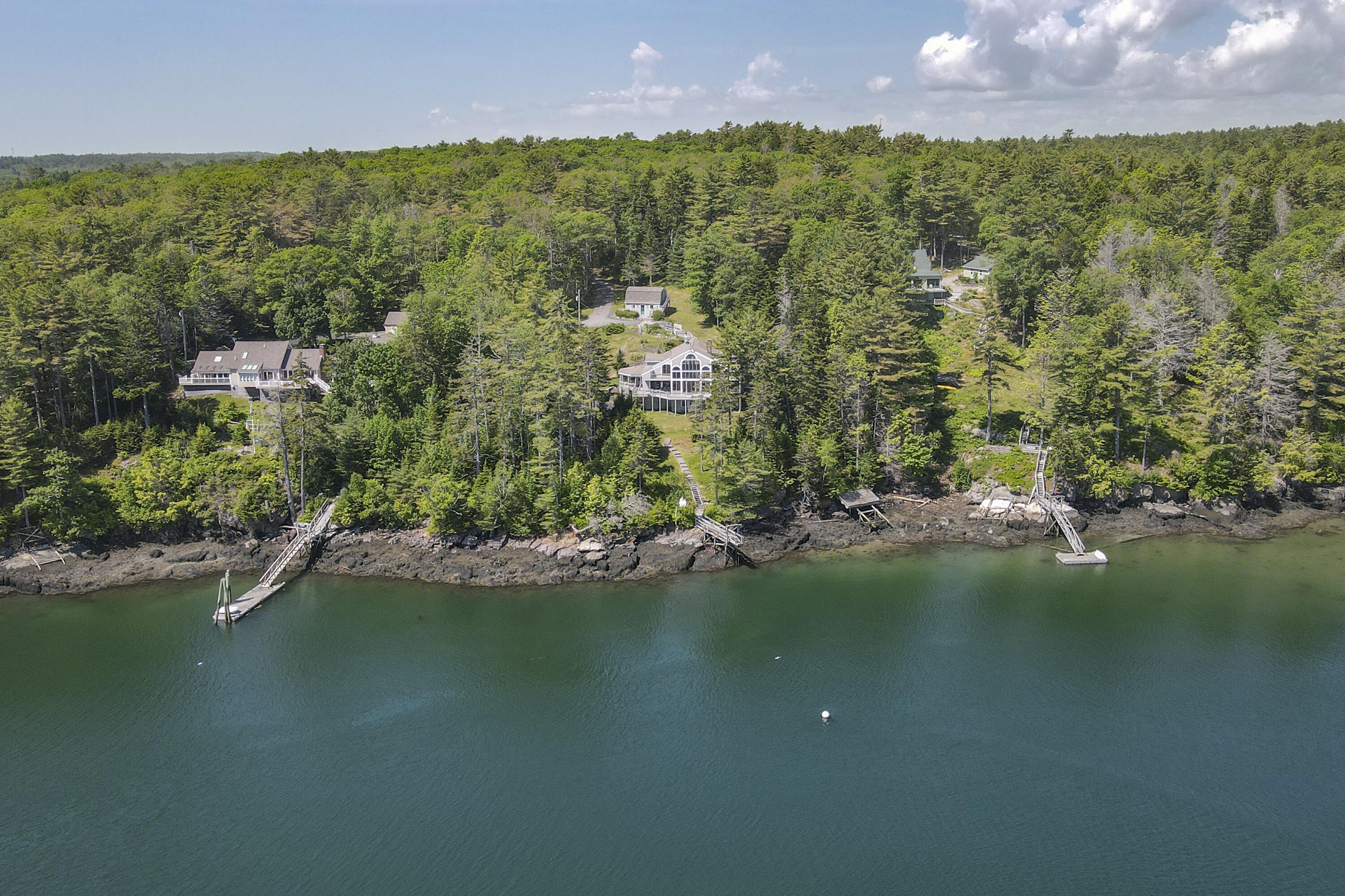 10 River Bend Drive