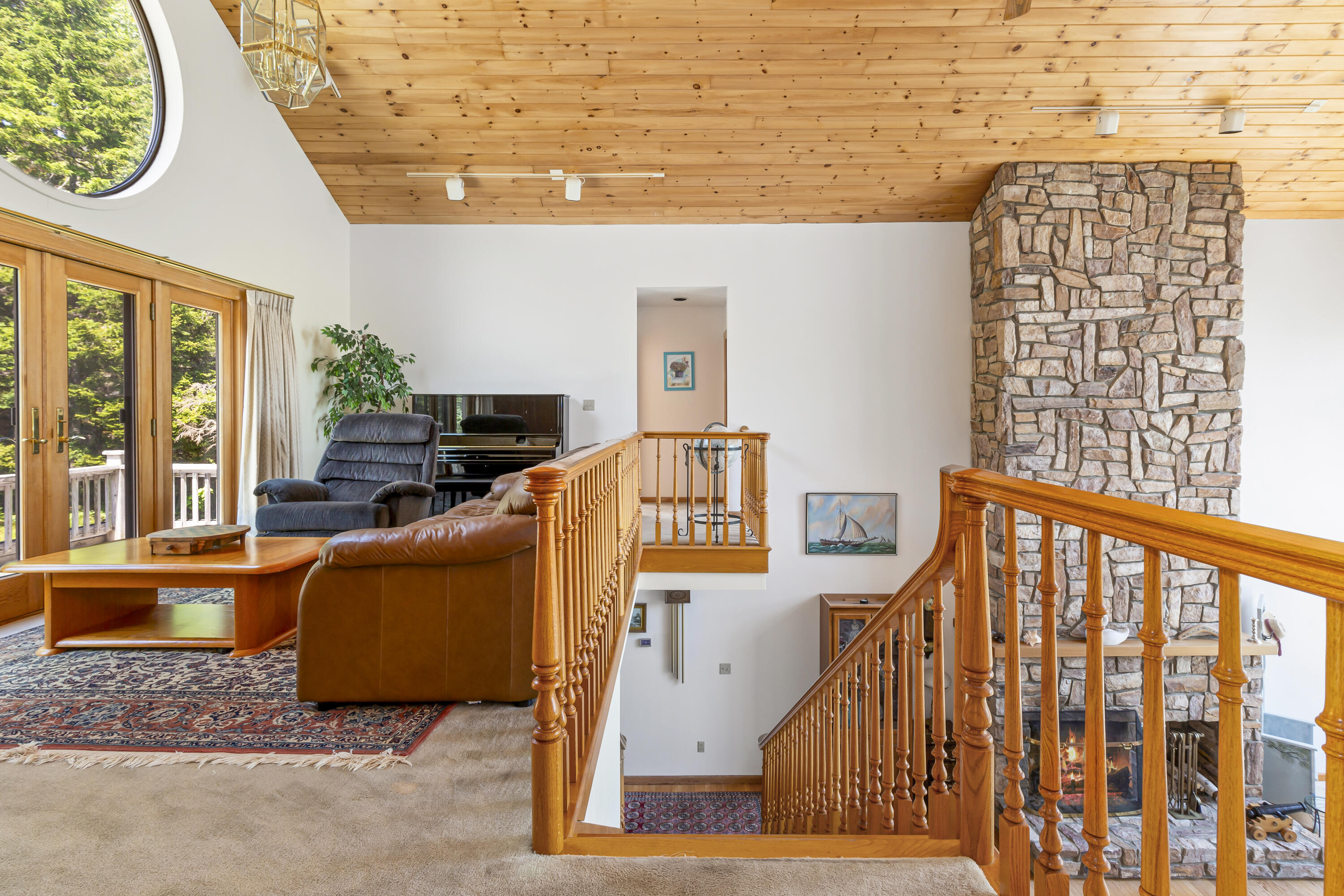 10 River Bend Drive