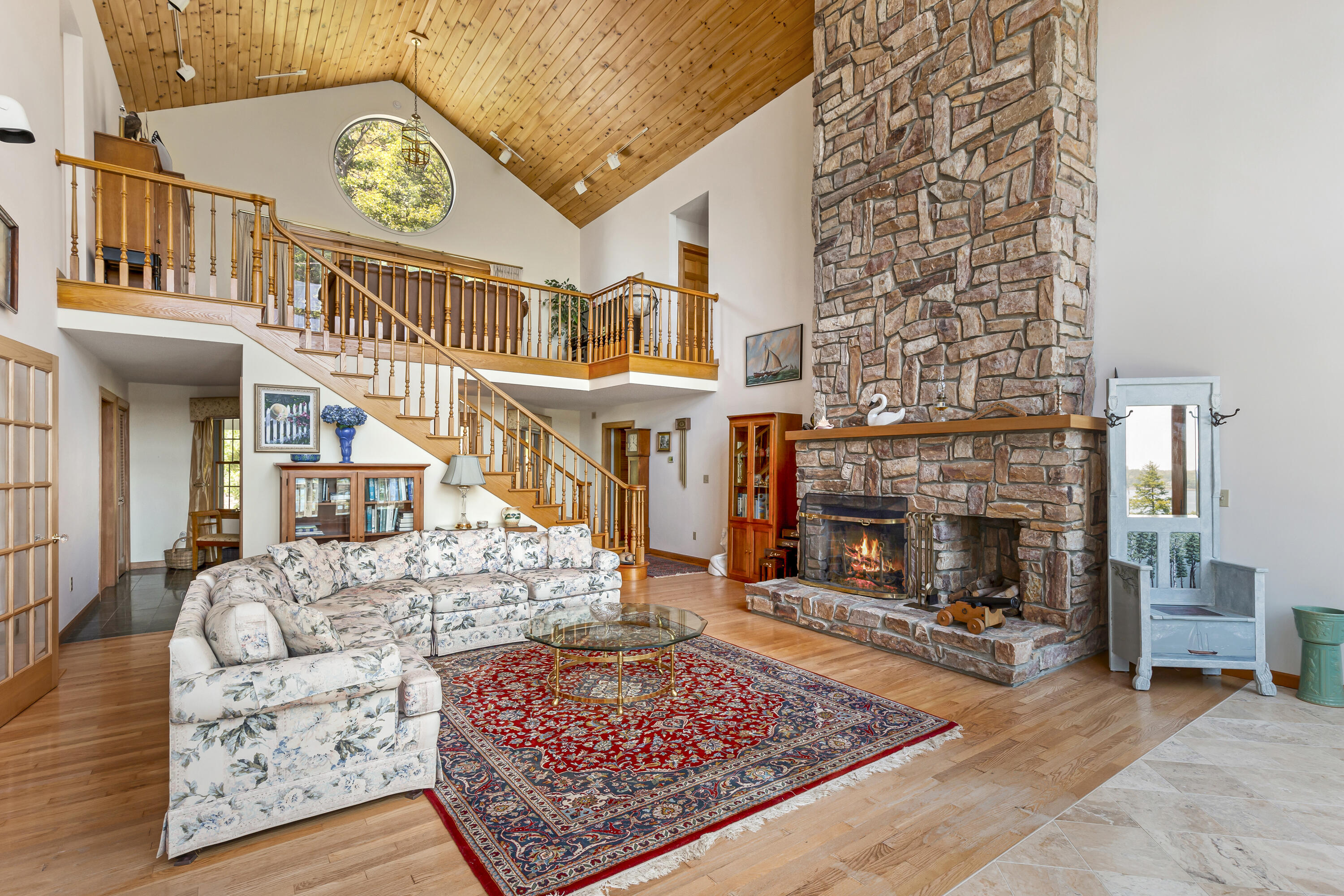 10 River Bend Drive