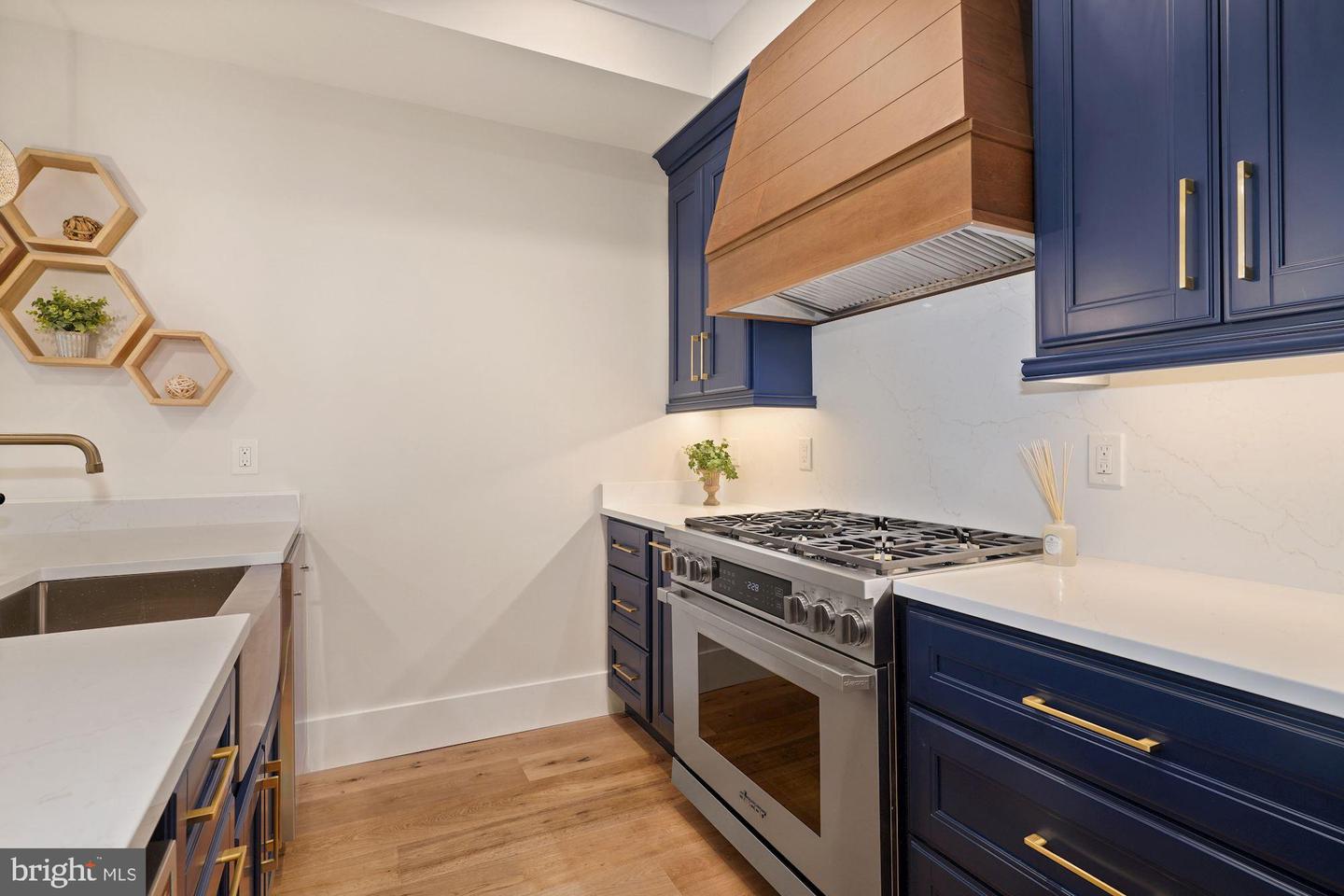 1808 Ontario Pl NW #2