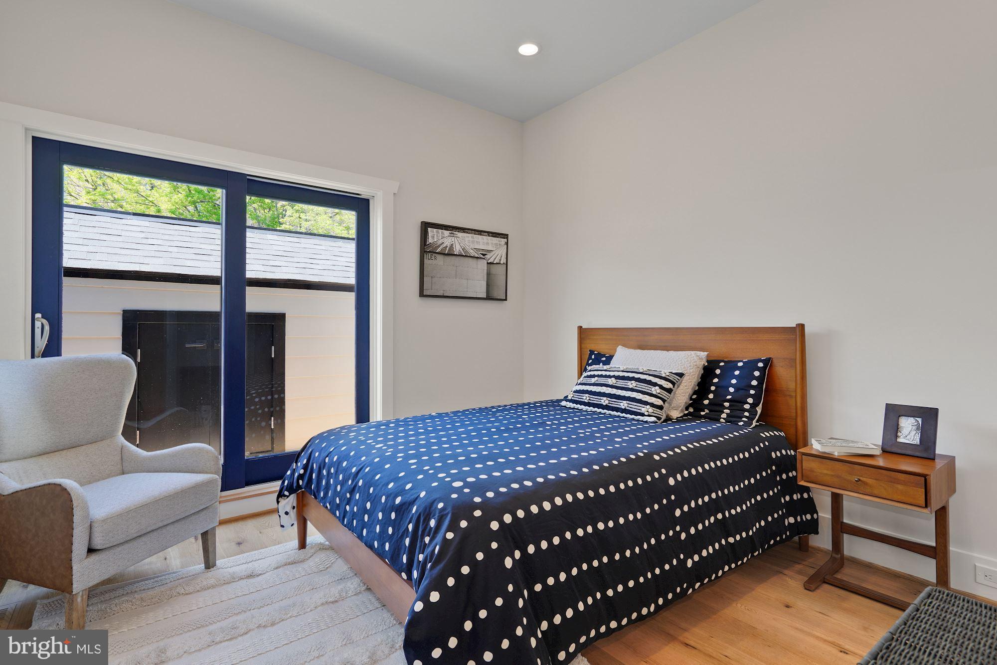 1808 Ontario Pl NW #2