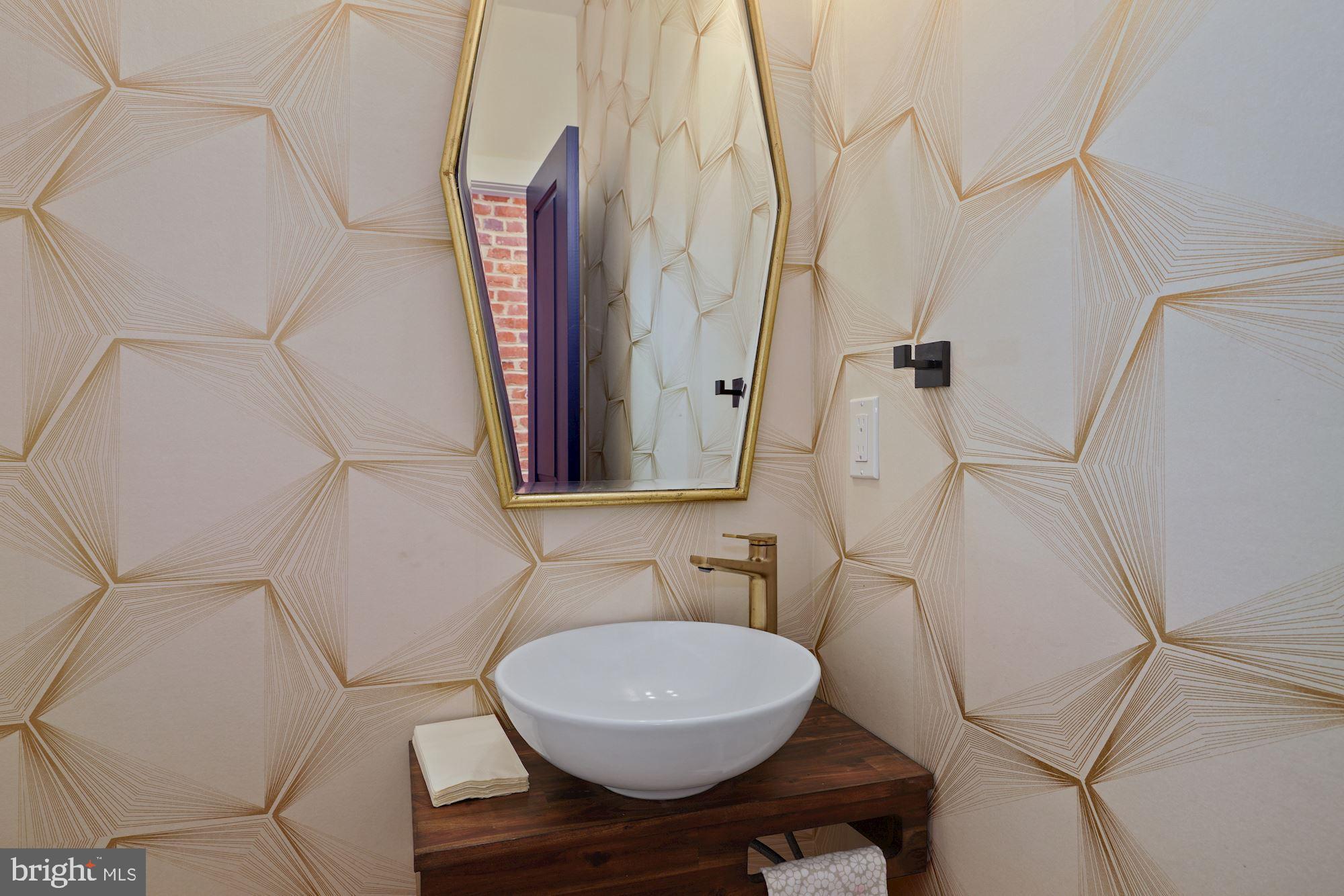 1808 Ontario Pl NW #2