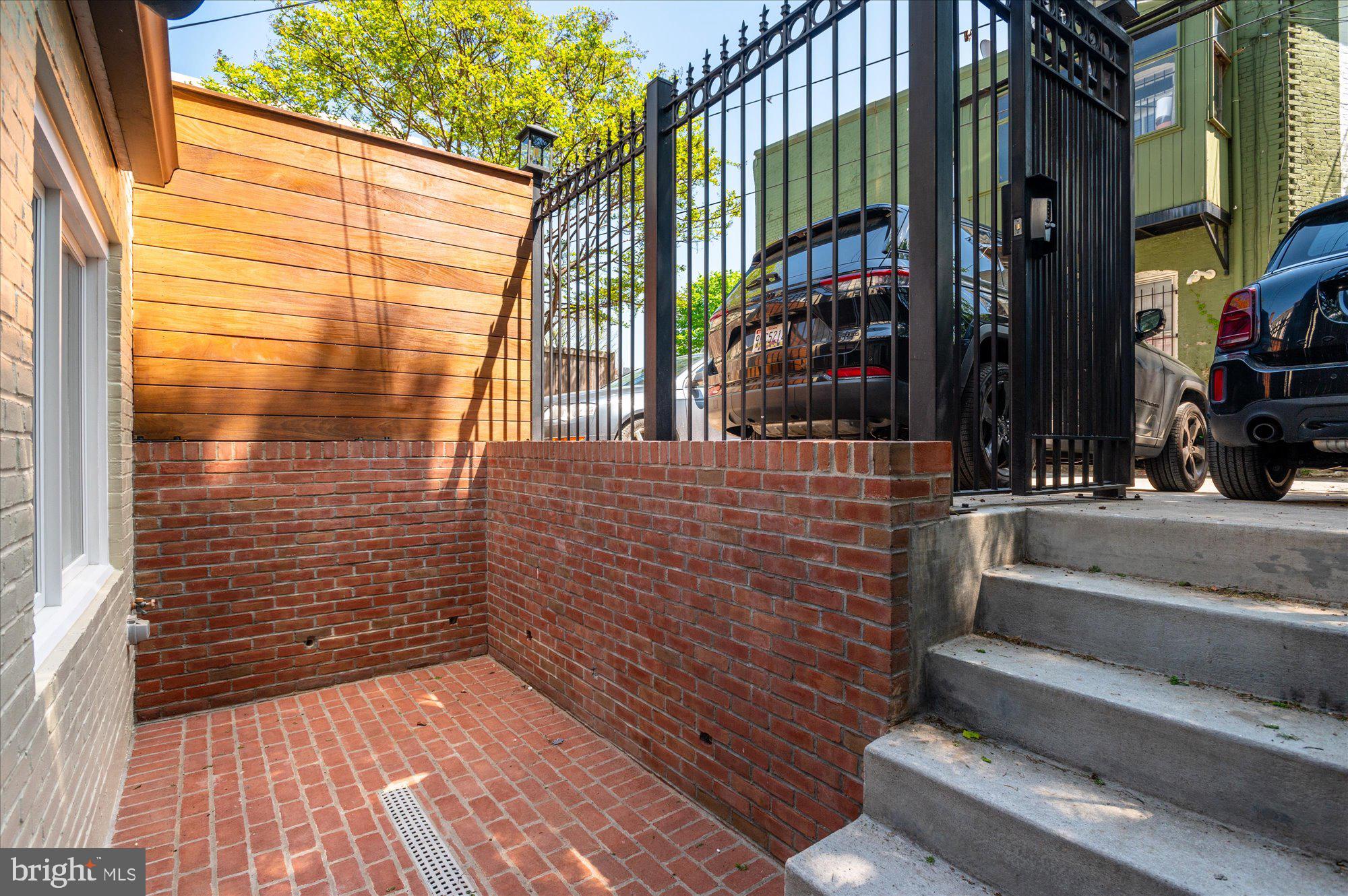 331 Maryland Ave NE