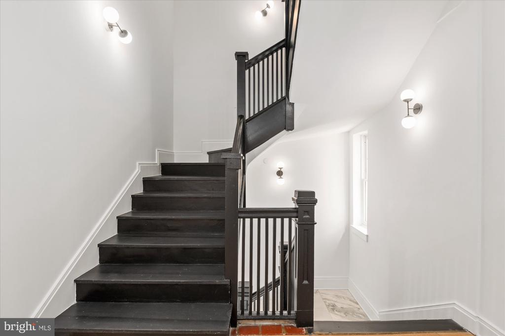 2869 28TH NW #203