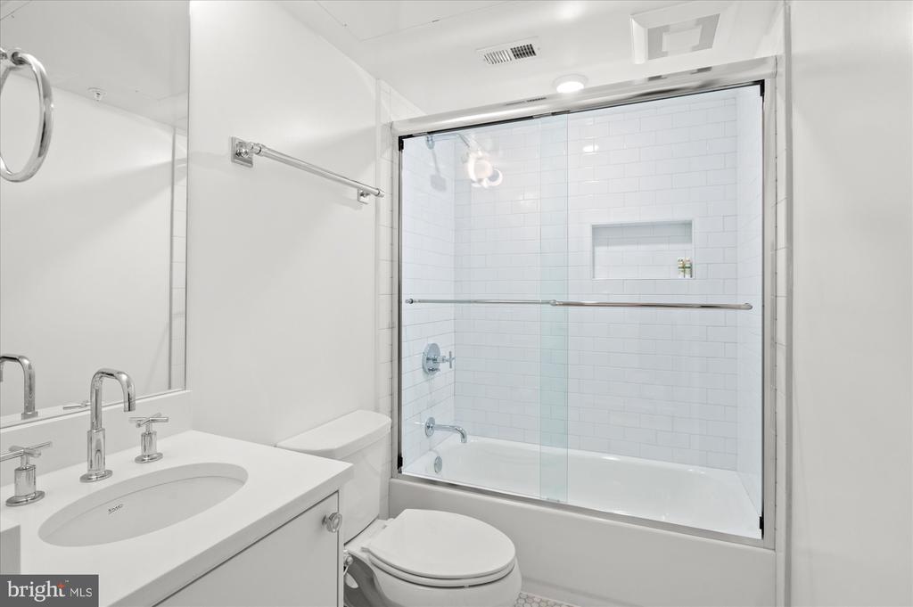 2869 28TH NW 301
