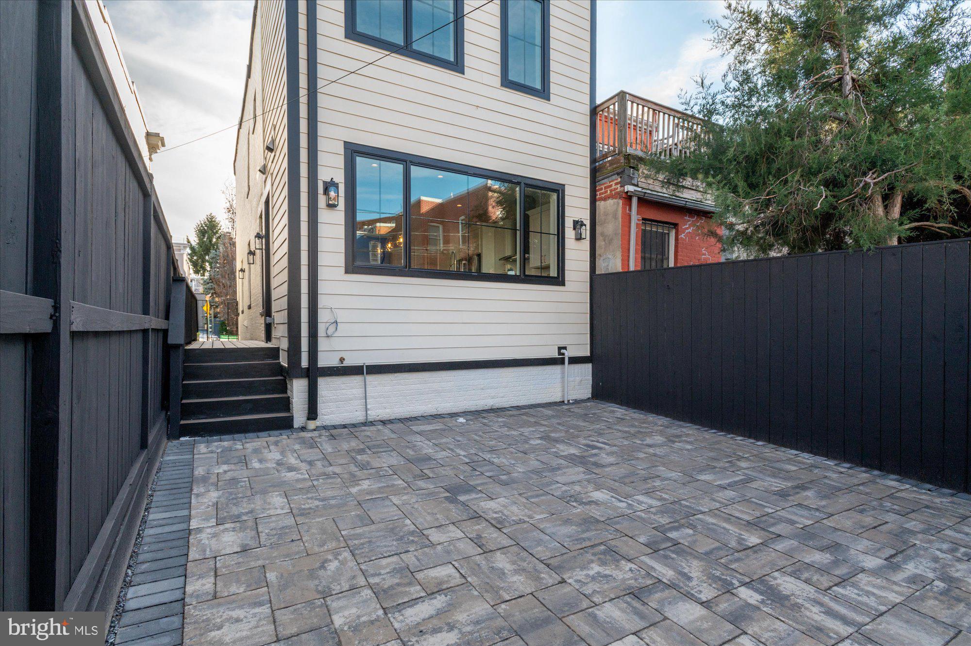 1509 CAROLINE STREET NW