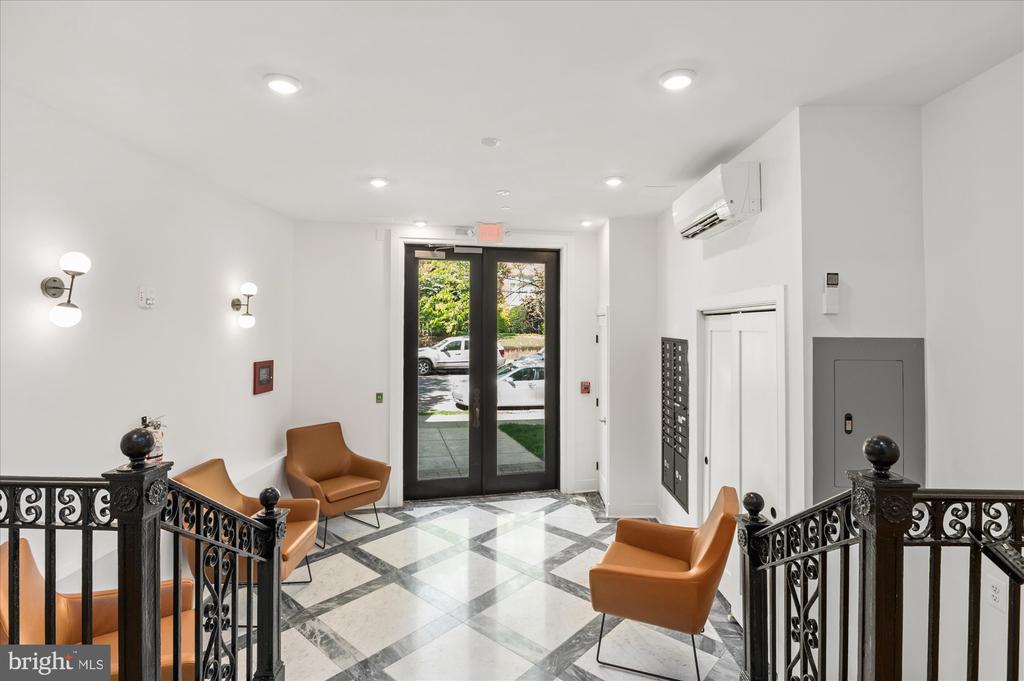 2869 28TH STREET NW Unit: 001