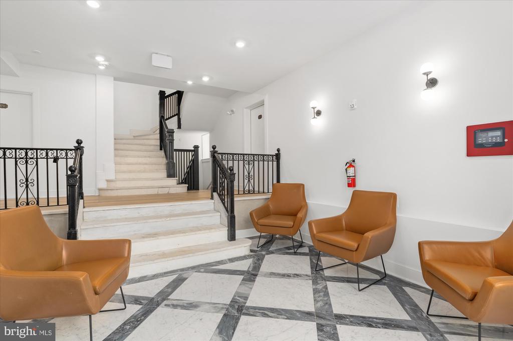 2869 28TH STREET NW Unit: 001