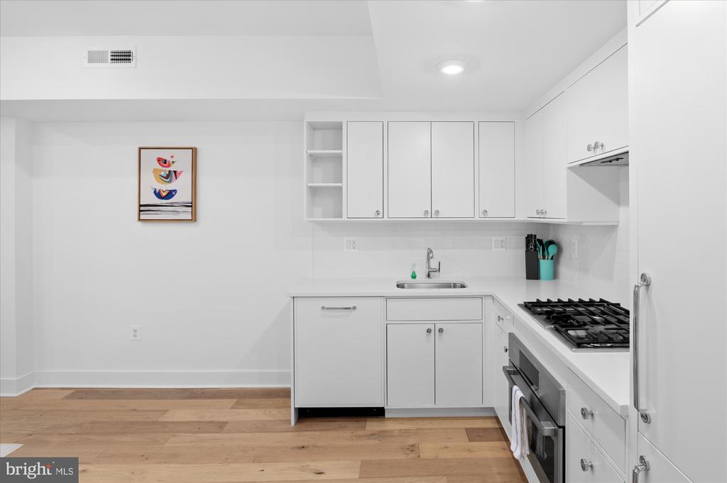 2869 28TH STREET NW Unit: 001