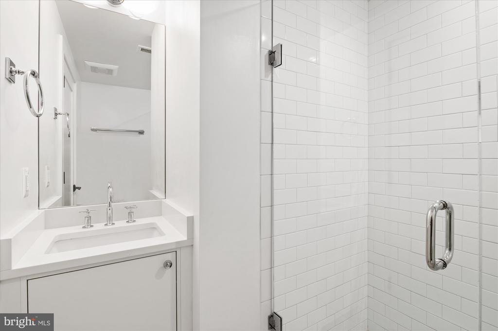 2869 28TH STREET NW Unit: 002