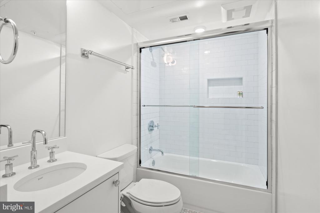 2869 28TH STREET NW Unit: 002