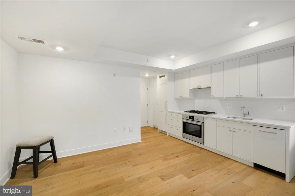 2869 28TH STREET NW Unit: 003