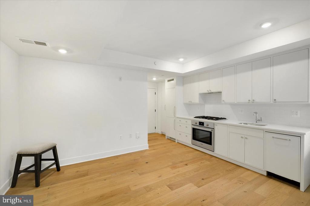 2869 28TH STREET NW Unit: 003