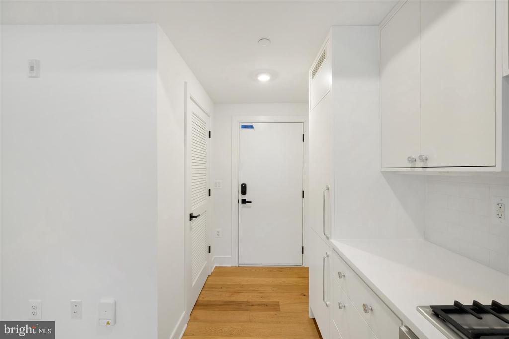 2869 28TH STREET NW Unit: 003