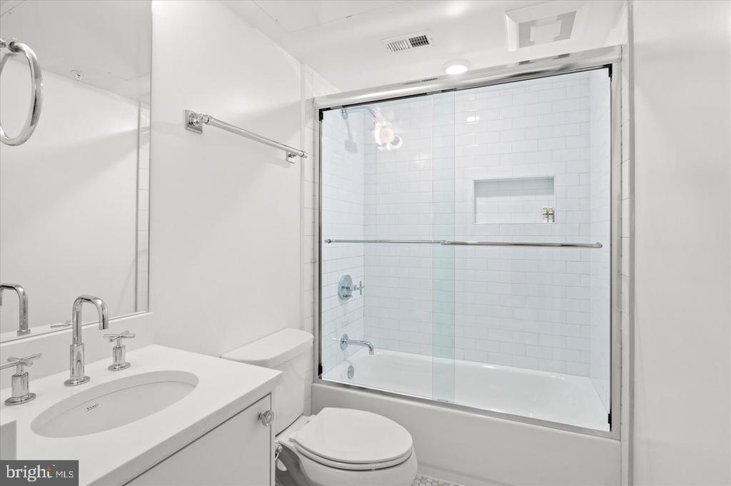 2869 28TH NW Unit: 101