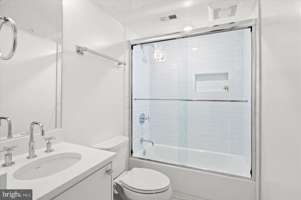 2869 28TH STREET NW Unit: 202