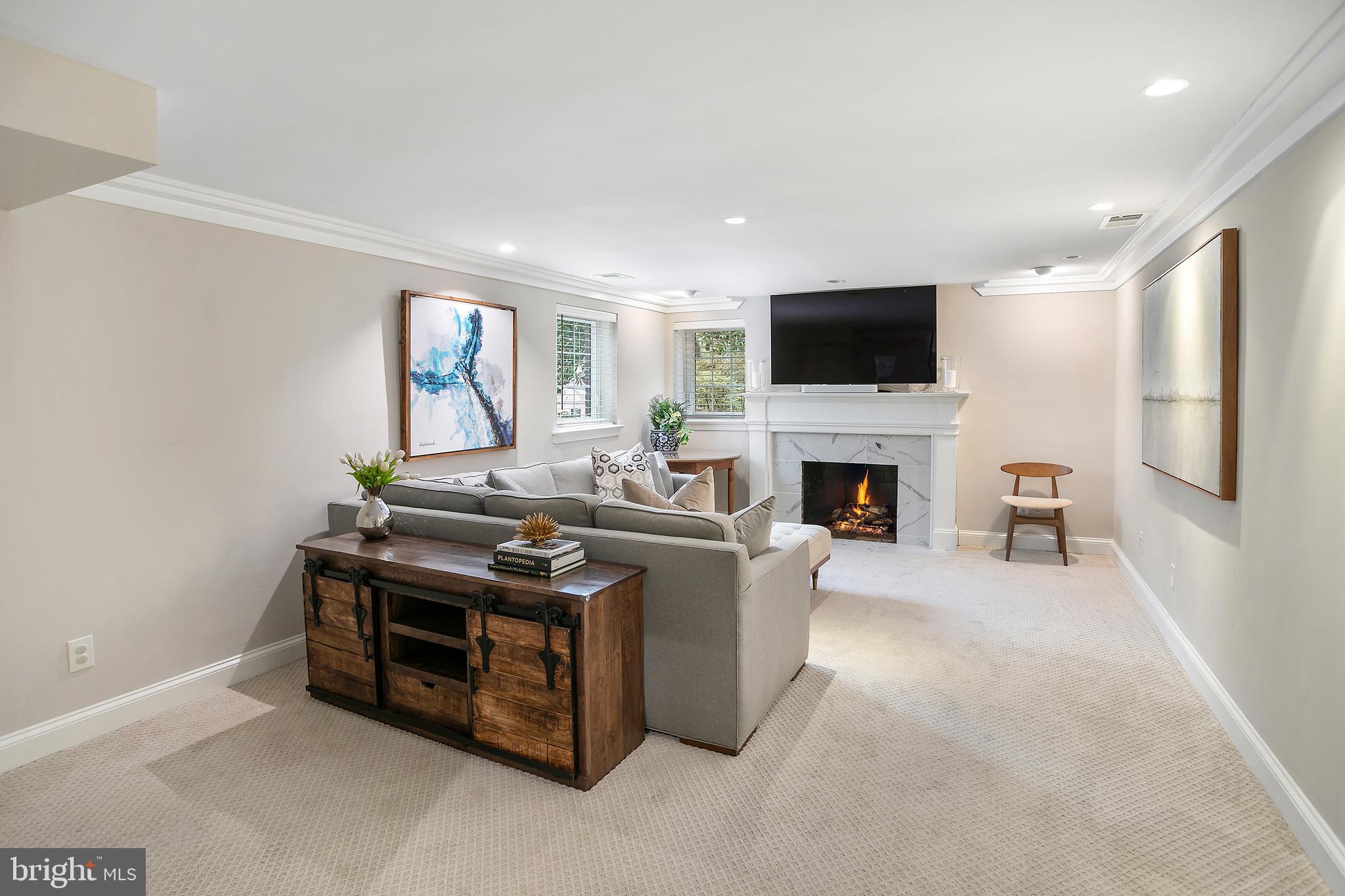 7217 Rollingwood Dr