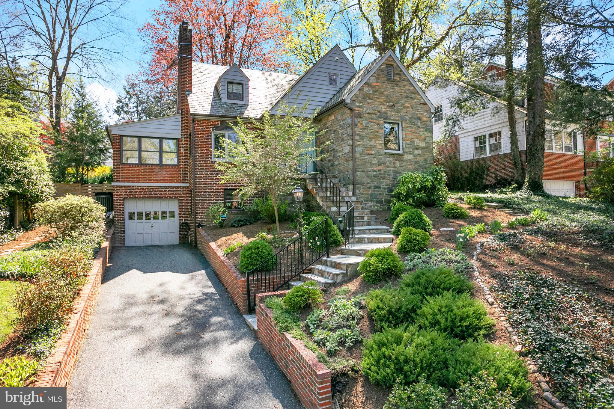 7217 Rollingwood Dr