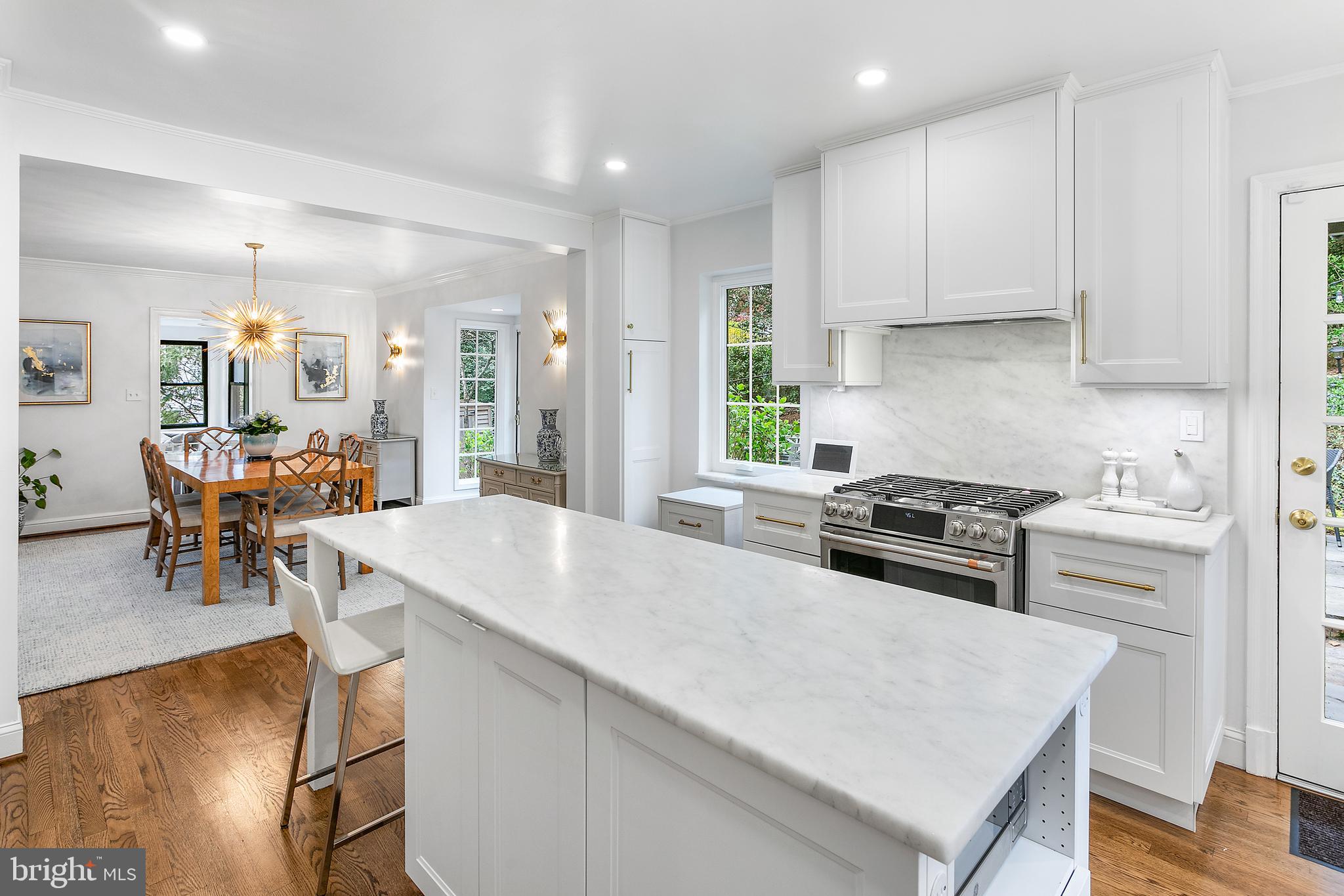 7217 Rollingwood Dr