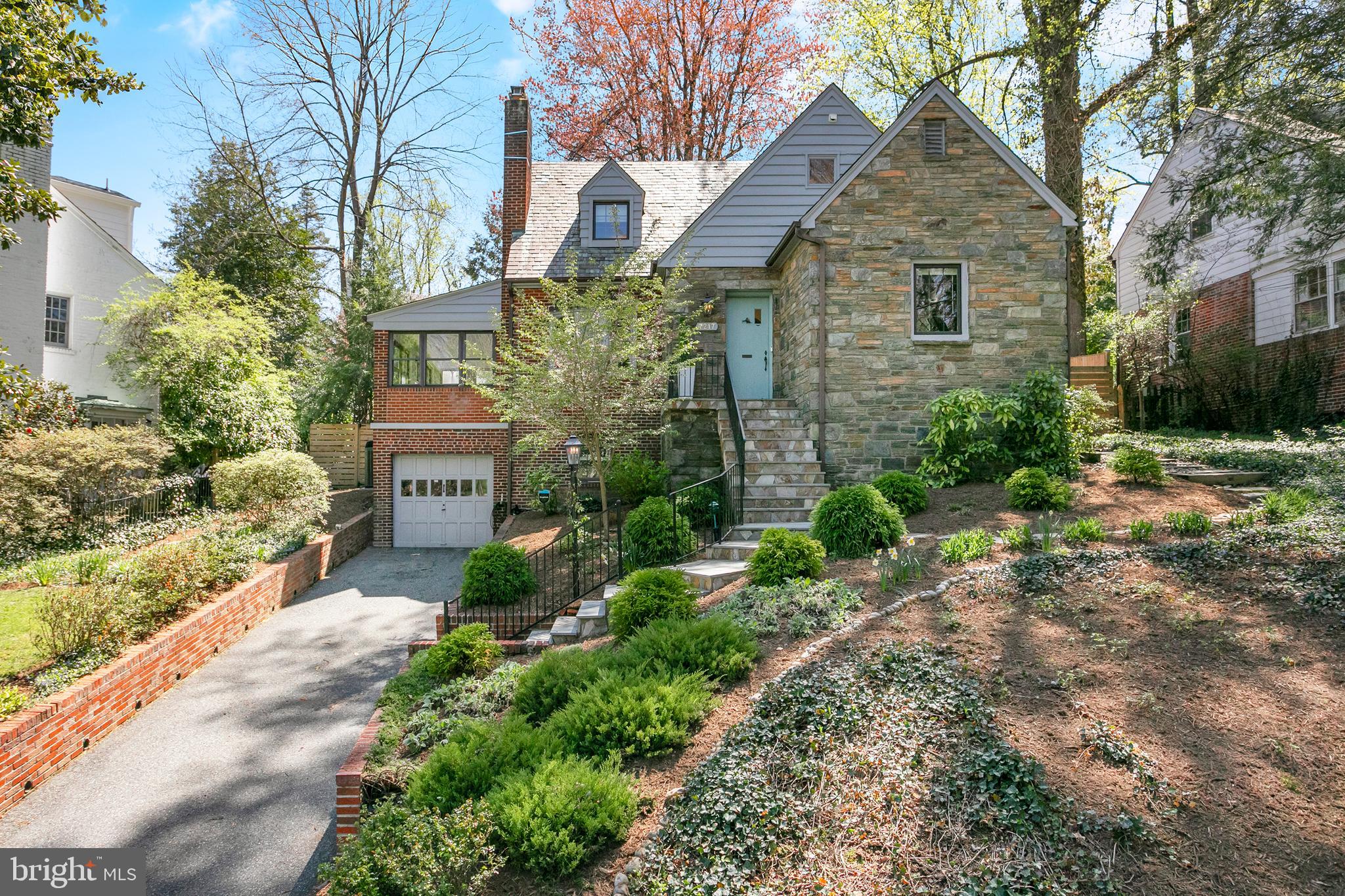 7217 Rollingwood Dr
