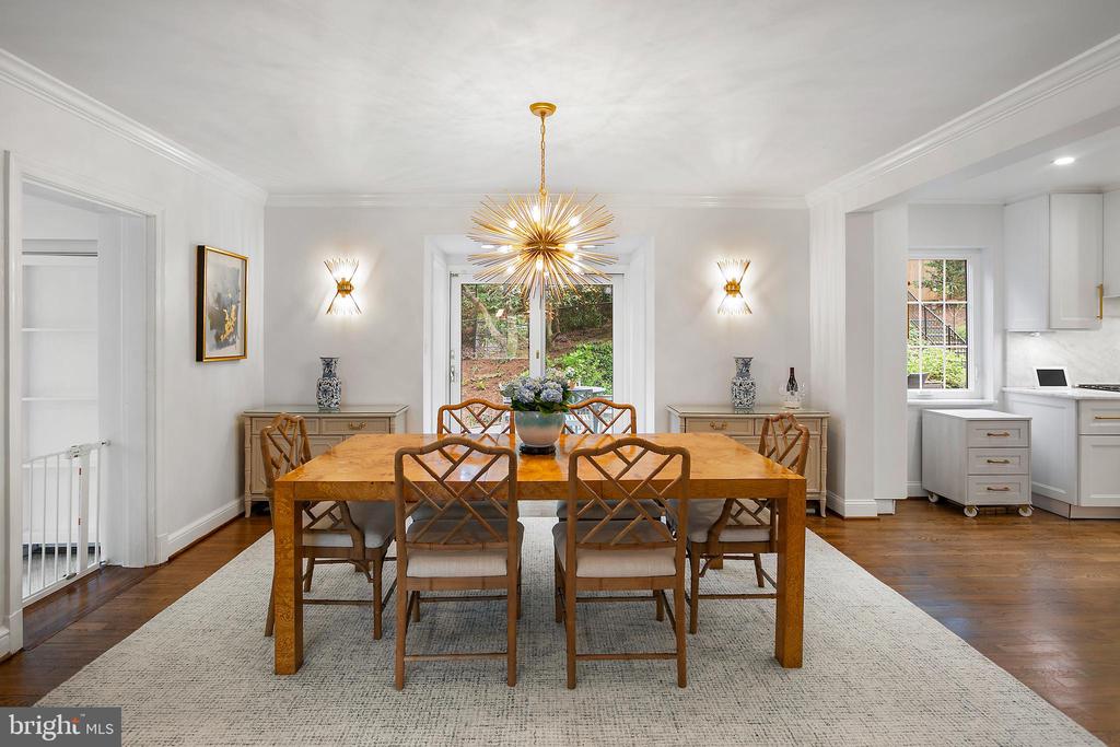 7217 Rollingwood Dr