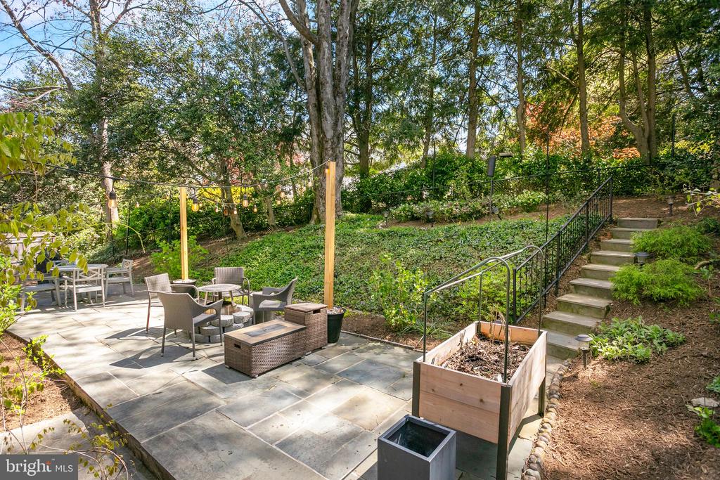 7217 Rollingwood Dr