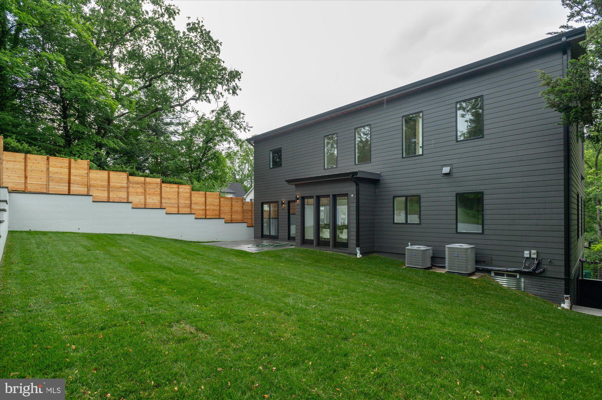 5313 Iroquois Rd