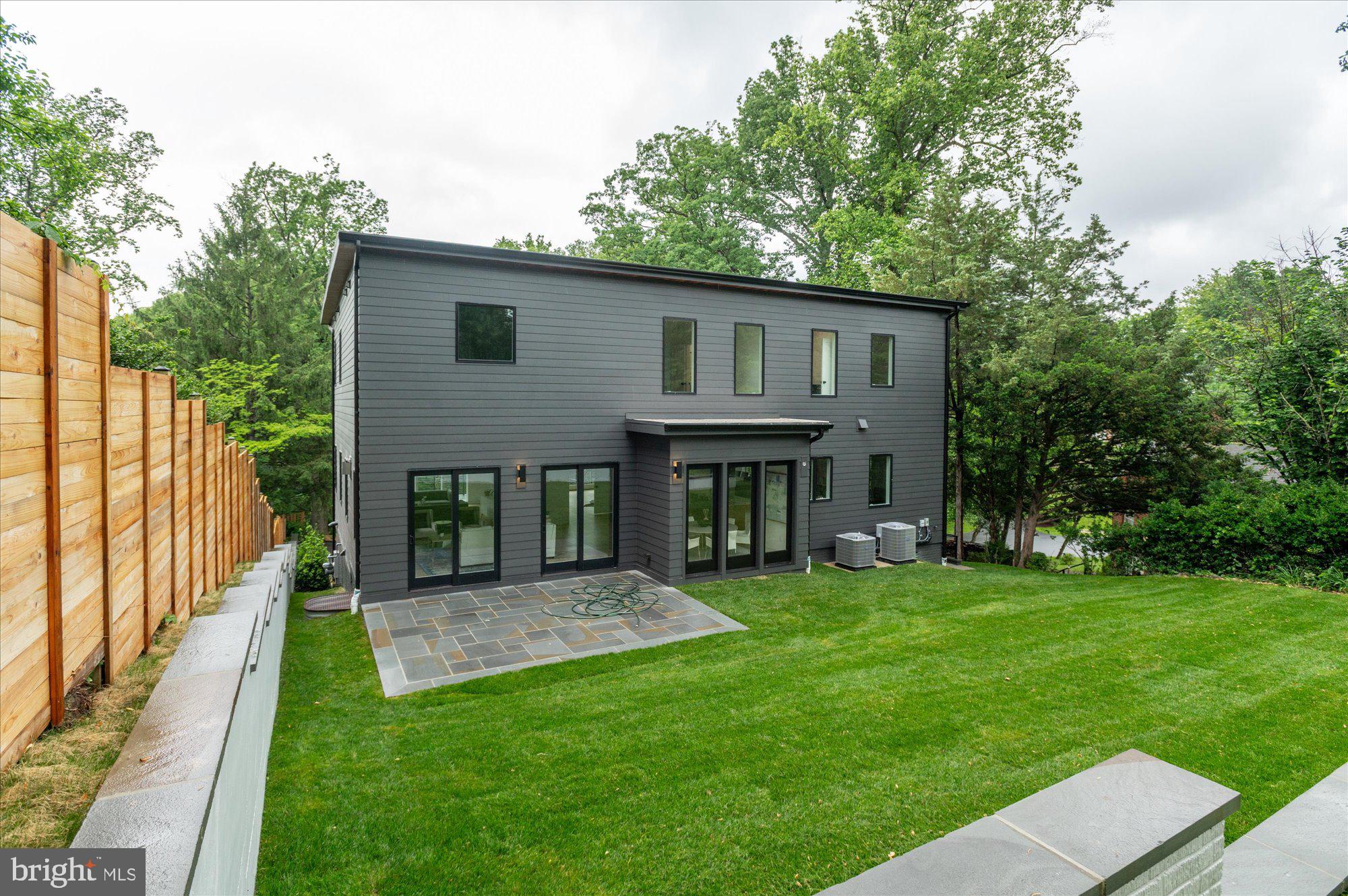 5313 Iroquois Rd