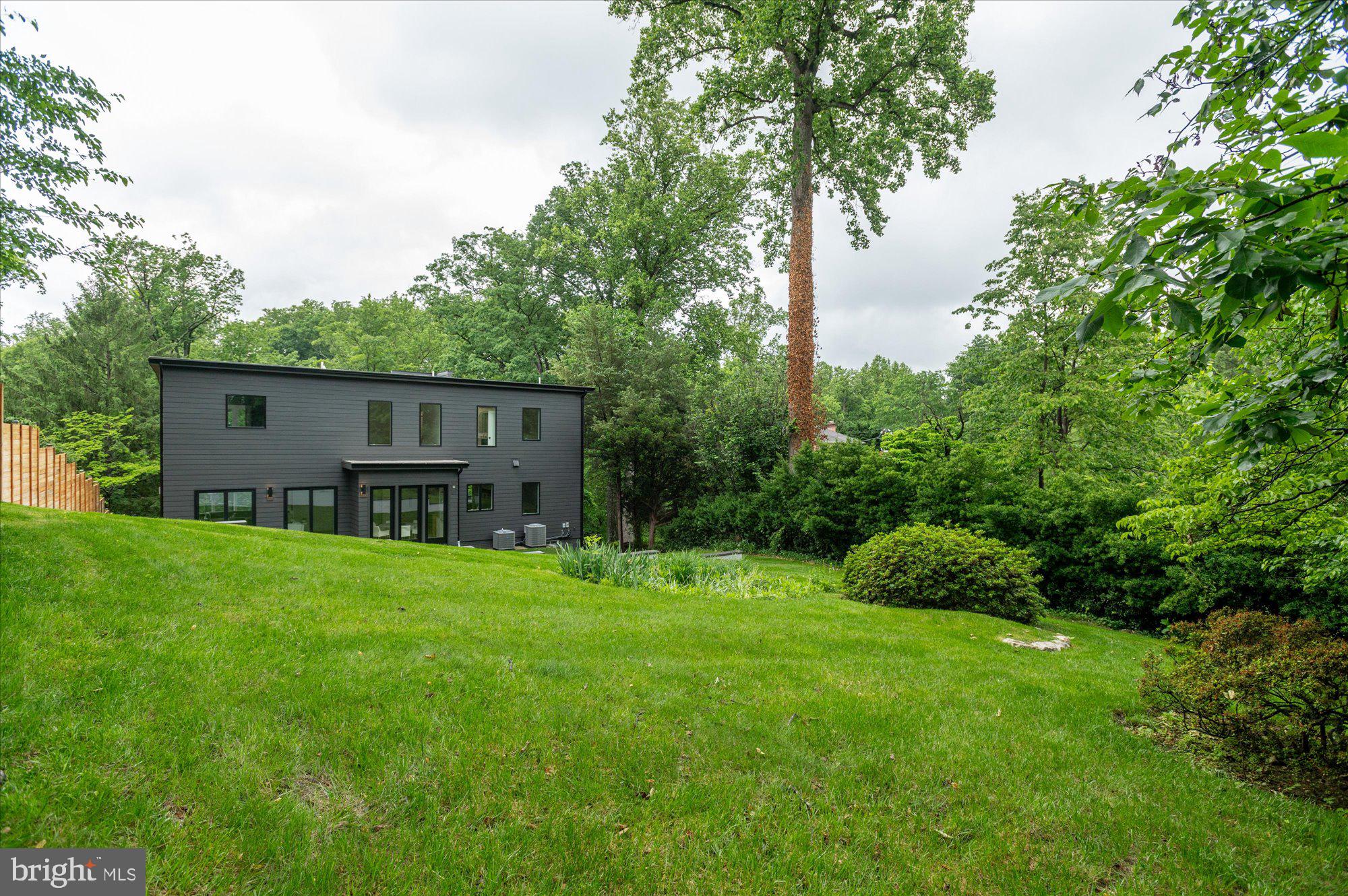 5313 Iroquois Rd