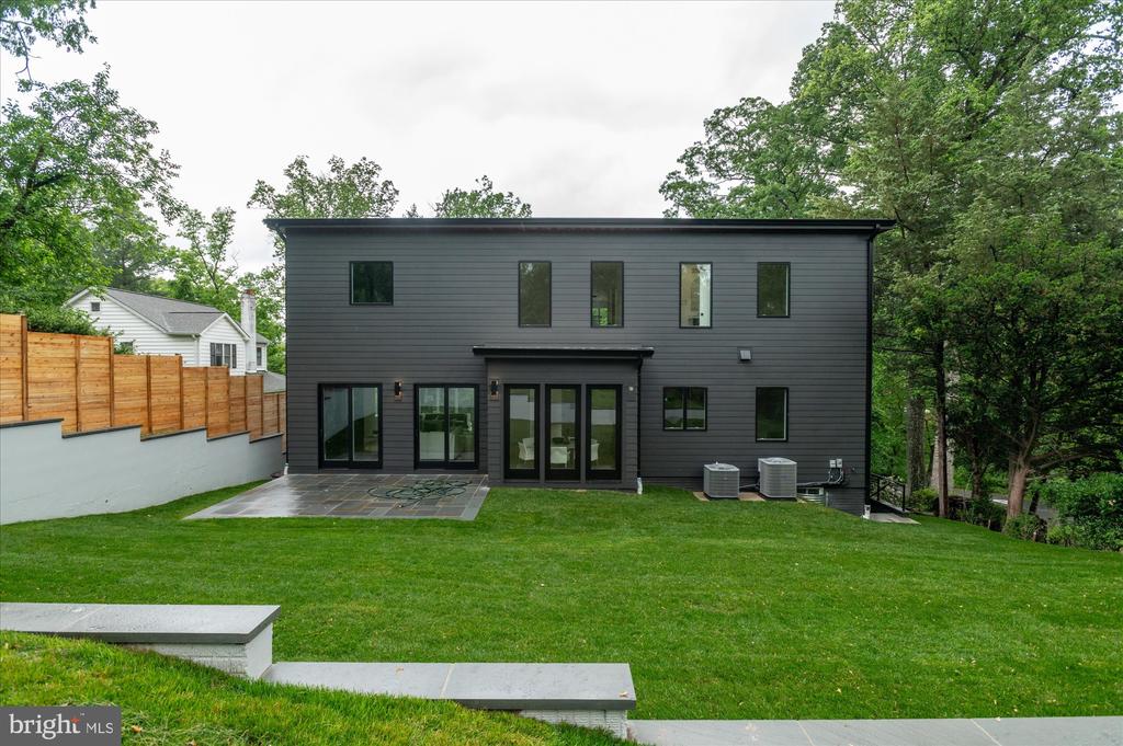 5313 Iroquois Rd