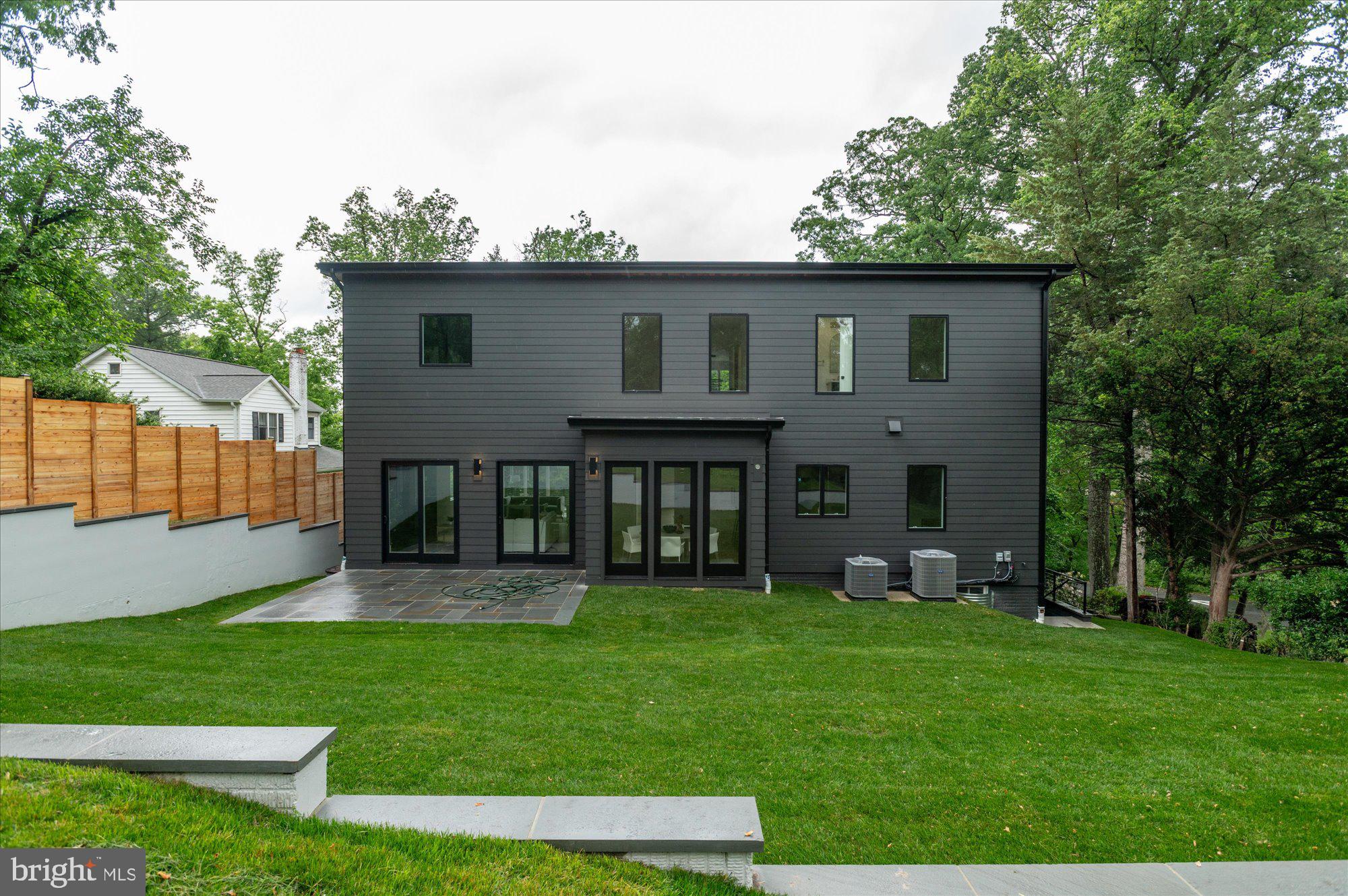 5313 Iroquois Rd