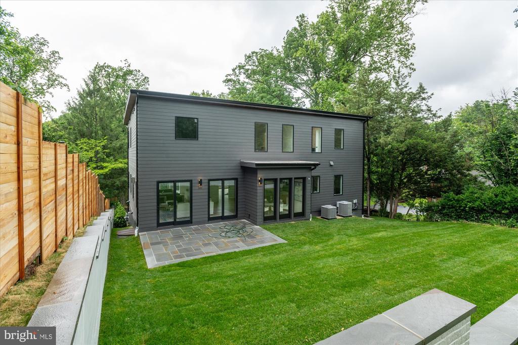 5313 Iroquois Rd