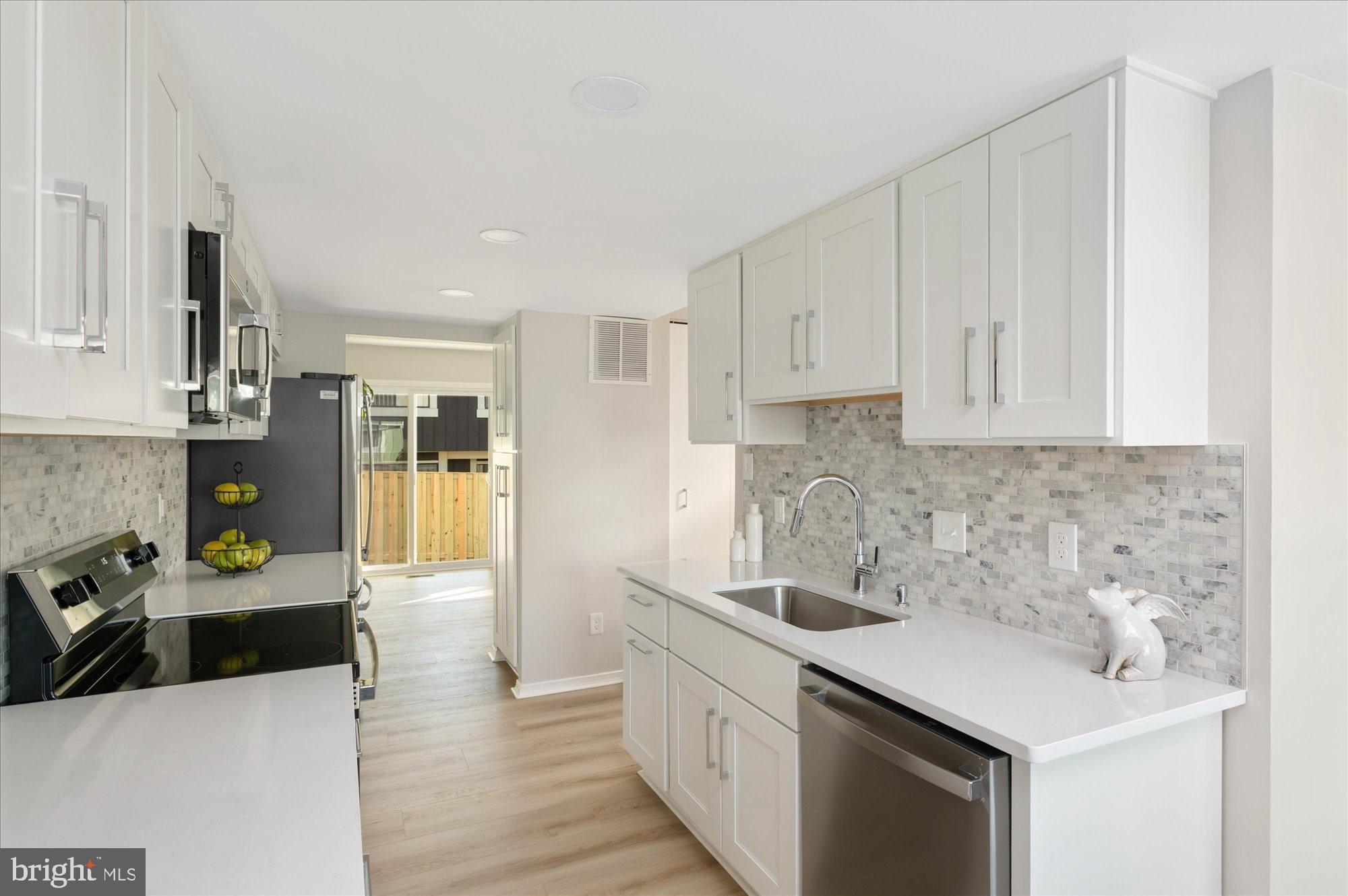 18473 STONE HOLLOW DRIVE