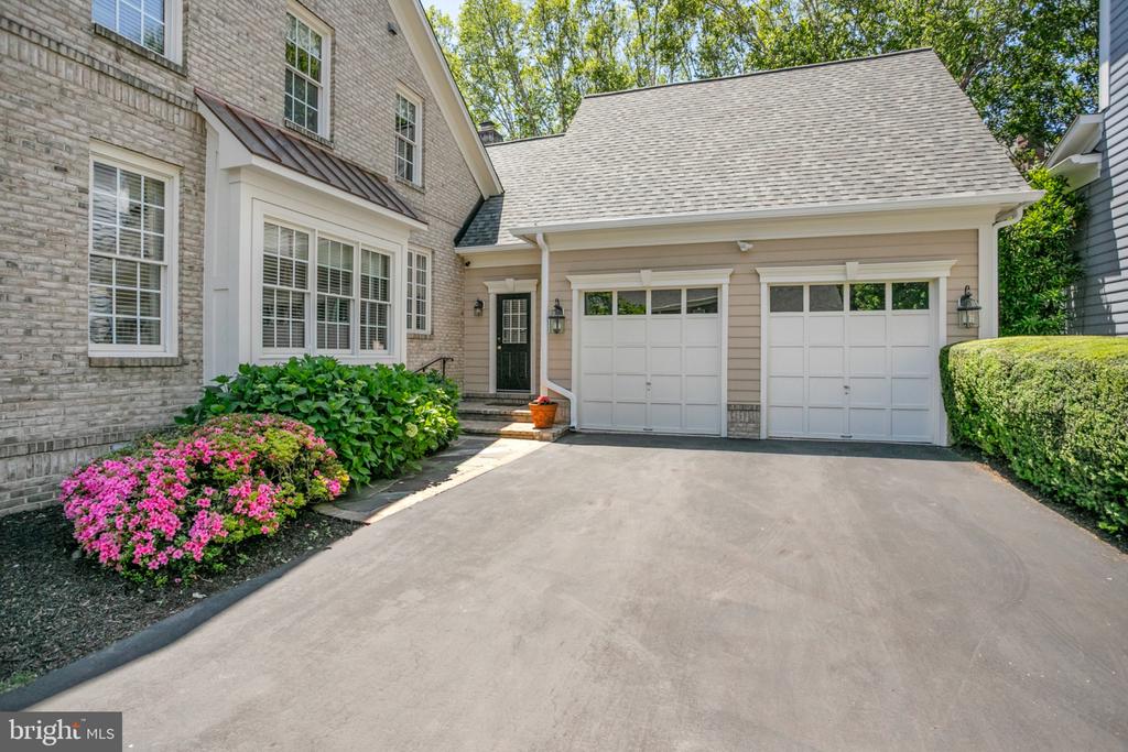 3819 Village Park Drive VILLAGE PARK DRIVE