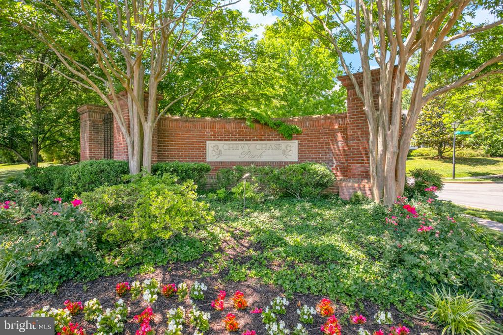 3819 Village Park Drive VILLAGE PARK DRIVE
