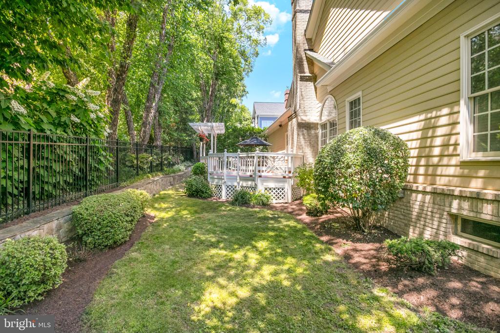 3819 Village Park Drive VILLAGE PARK DRIVE
