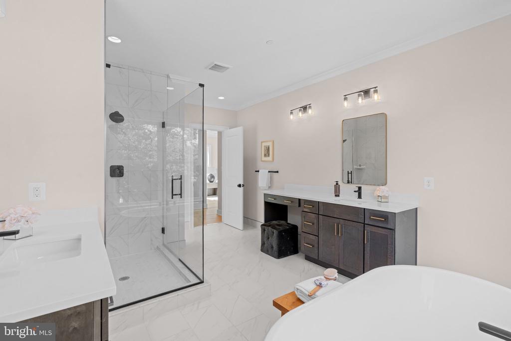 5104 FAIRGLEN LANE