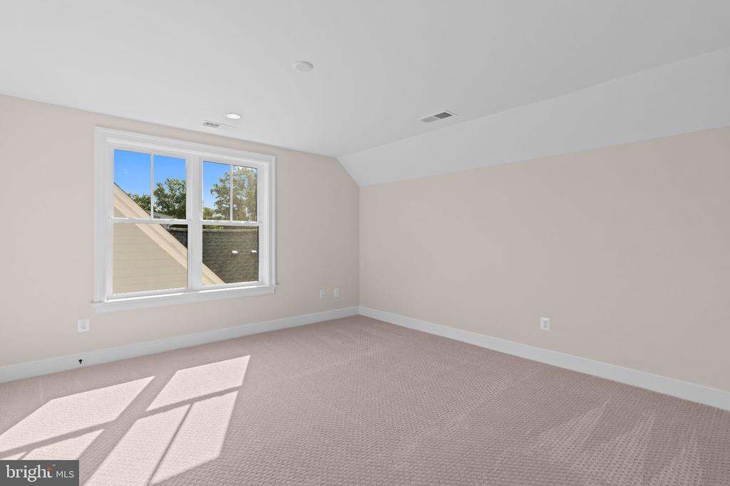5104 FAIRGLEN LANE