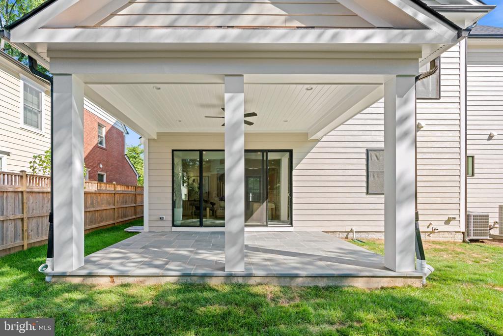 5104 FAIRGLEN LANE