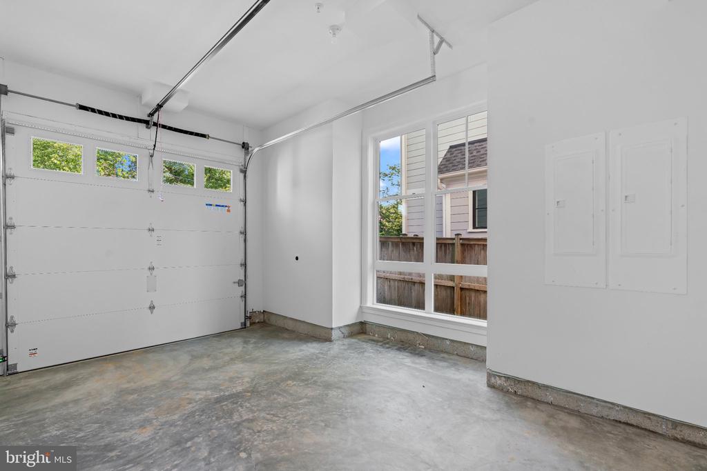 5104 FAIRGLEN LANE
